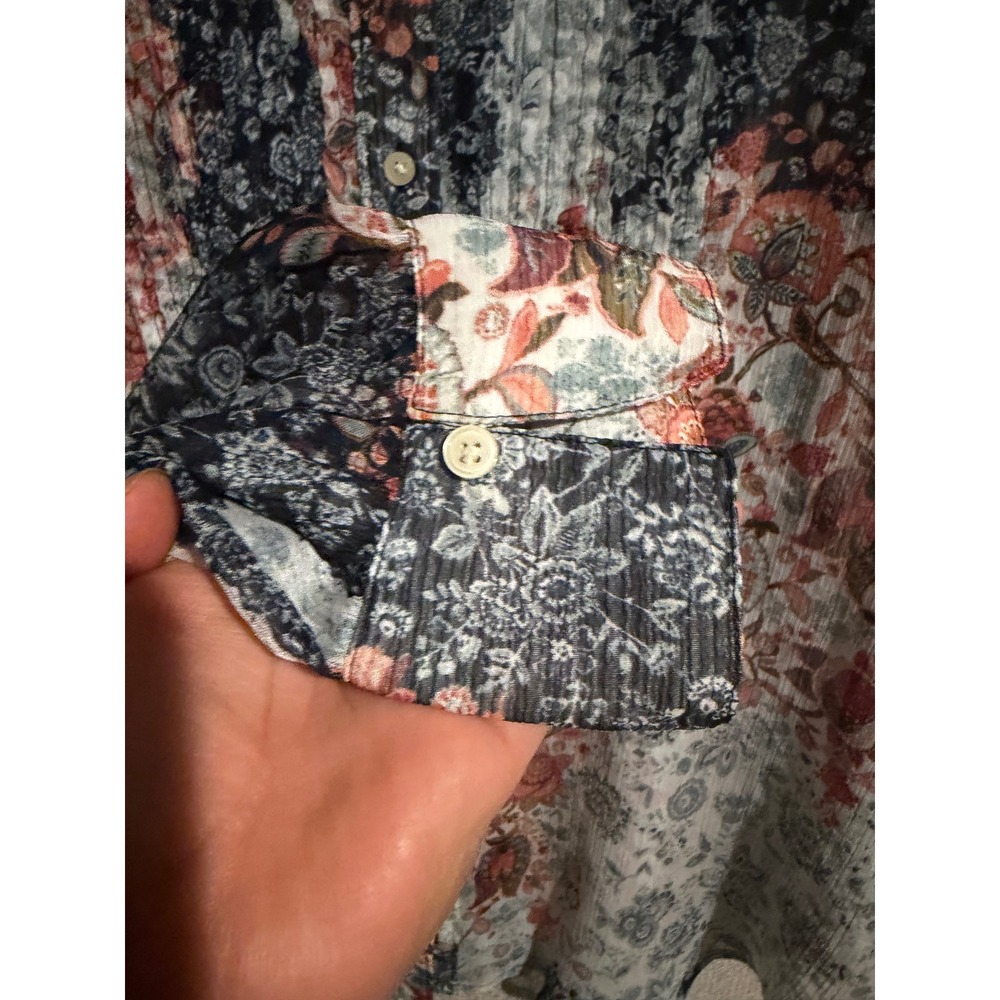 LOFT Womens Medium Floral Patchwork Pintuck Button Down Blouse Navy Coral White - Picture 3 of 7